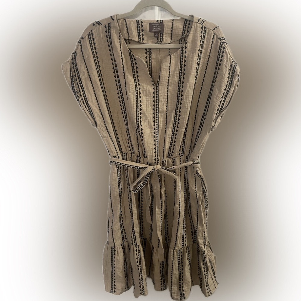 Berkeley and Jensen’s dress size L